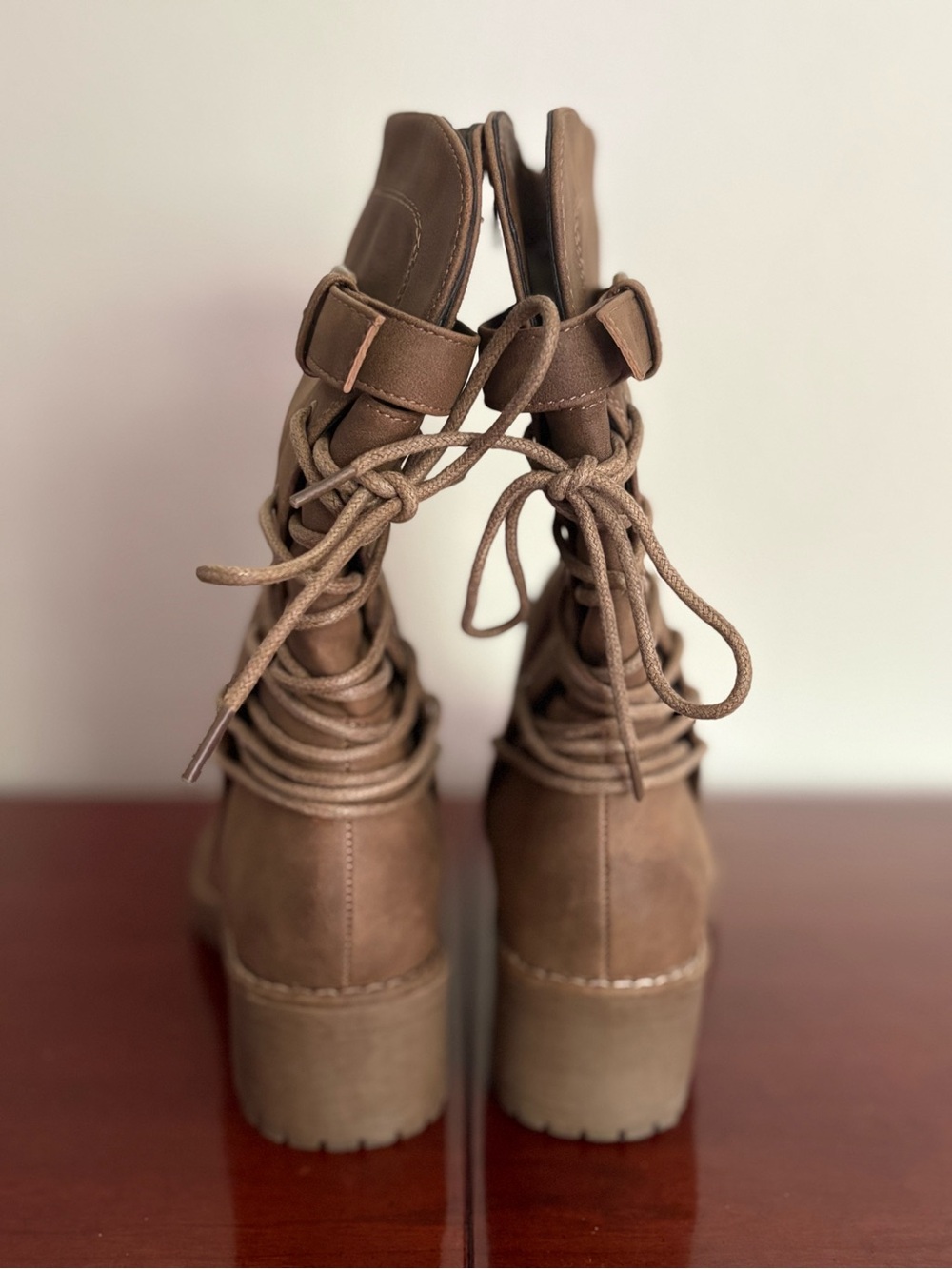 Global Win Distressed Brown Moto Combat Boots Back Lace 8 Indie Sleaze - Picture 2 of 6